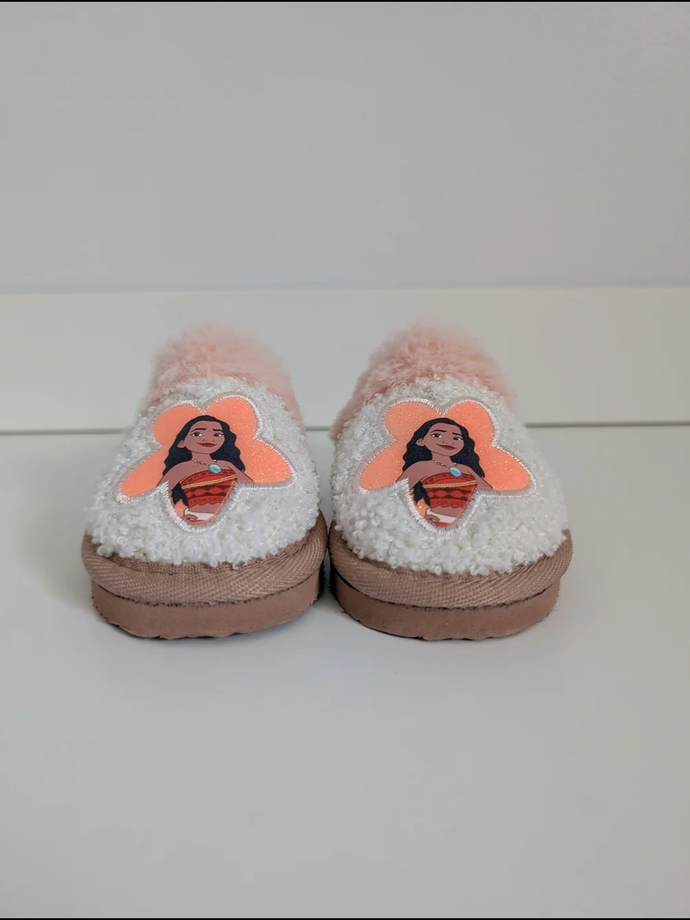 Disney Moana Plush Kids Slip-On Slippers in Peach, White and Mint Size 9